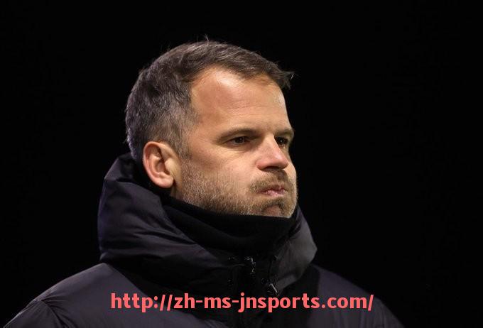 JN江南体育-CBA吐槽中国足球的视频：篮球爱好者的观点与评论