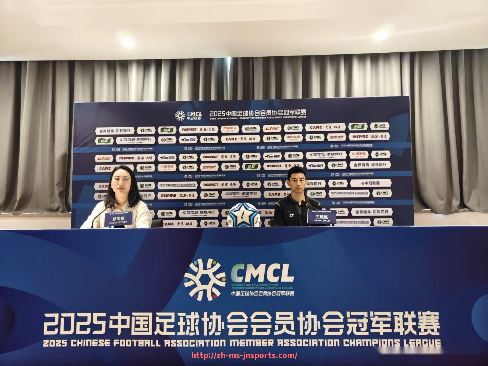 JN江南体育-FM2015模拟游戏中英超球衣真实度对比